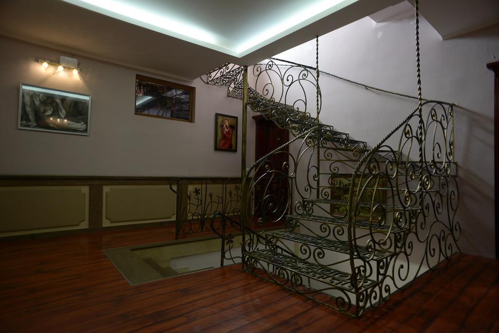 Aeetes Palace Kutaisi Exterior photo
